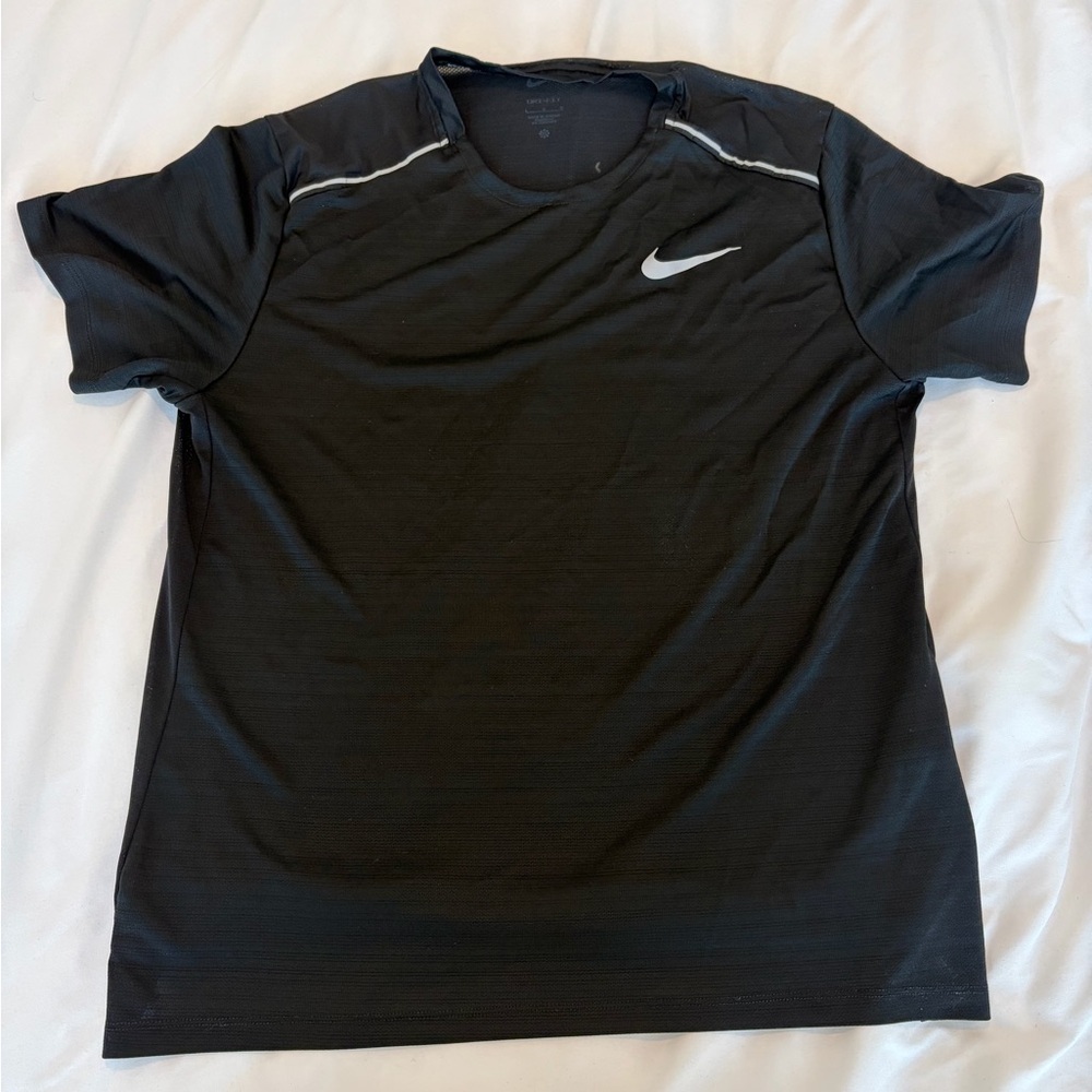 Nike Men's Black Short Sleeve Tee